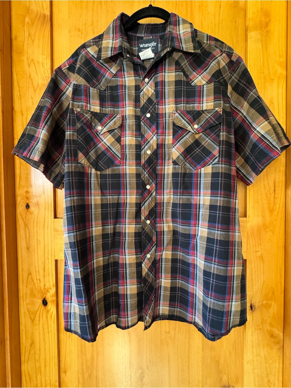 Wrangler Short-Sleeve Plaid Button-Down Shirt - Black, Tan, Red